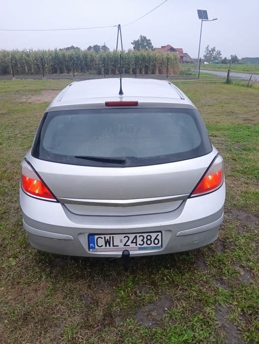 Opel Astra H 1.9 CDTI (2007) - miniatura 4